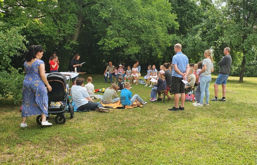 Kinderkirche_fussball_2 totale