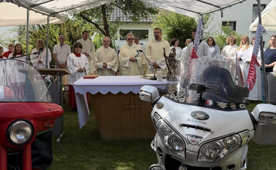 Taufkirchen, Motorradgottesdienst 2026, Altar