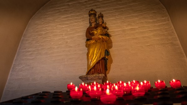 Kerzen und Heilige für Slider