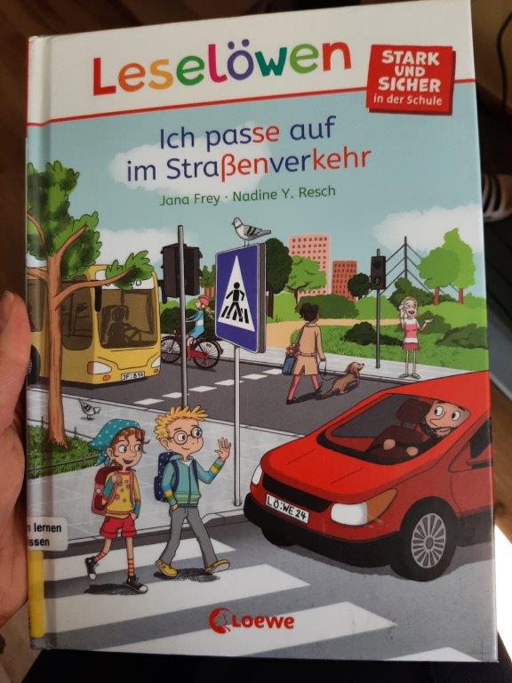 Buchcover "Leselöwen - Ich passe auf im Straßenverkehr"