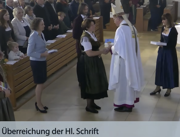 2026-10-17-ueberreichung der  heiligen Schrift